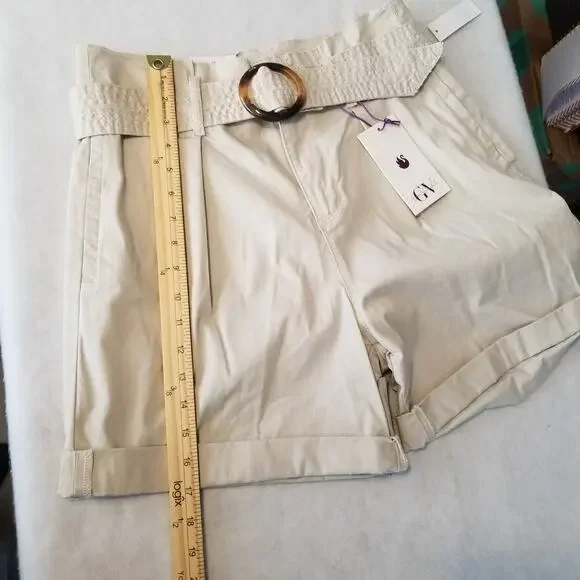 Gloria Vanderbilt Women's Trapunto Self Belt Vacation Shorts, Size 10 New - Picture 12 of 13